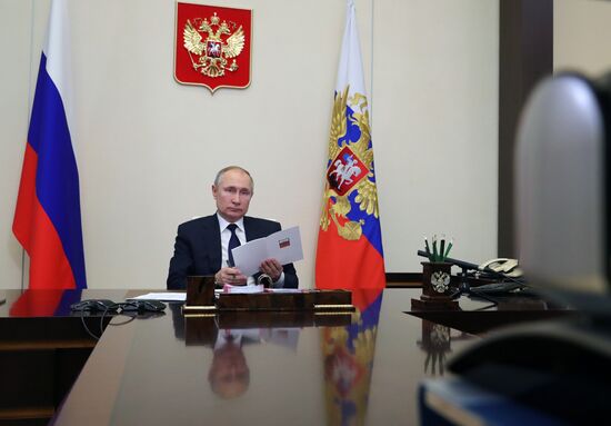 Президент РФ В. Путин провел встречу с руководителями фракций Госдумы РФ