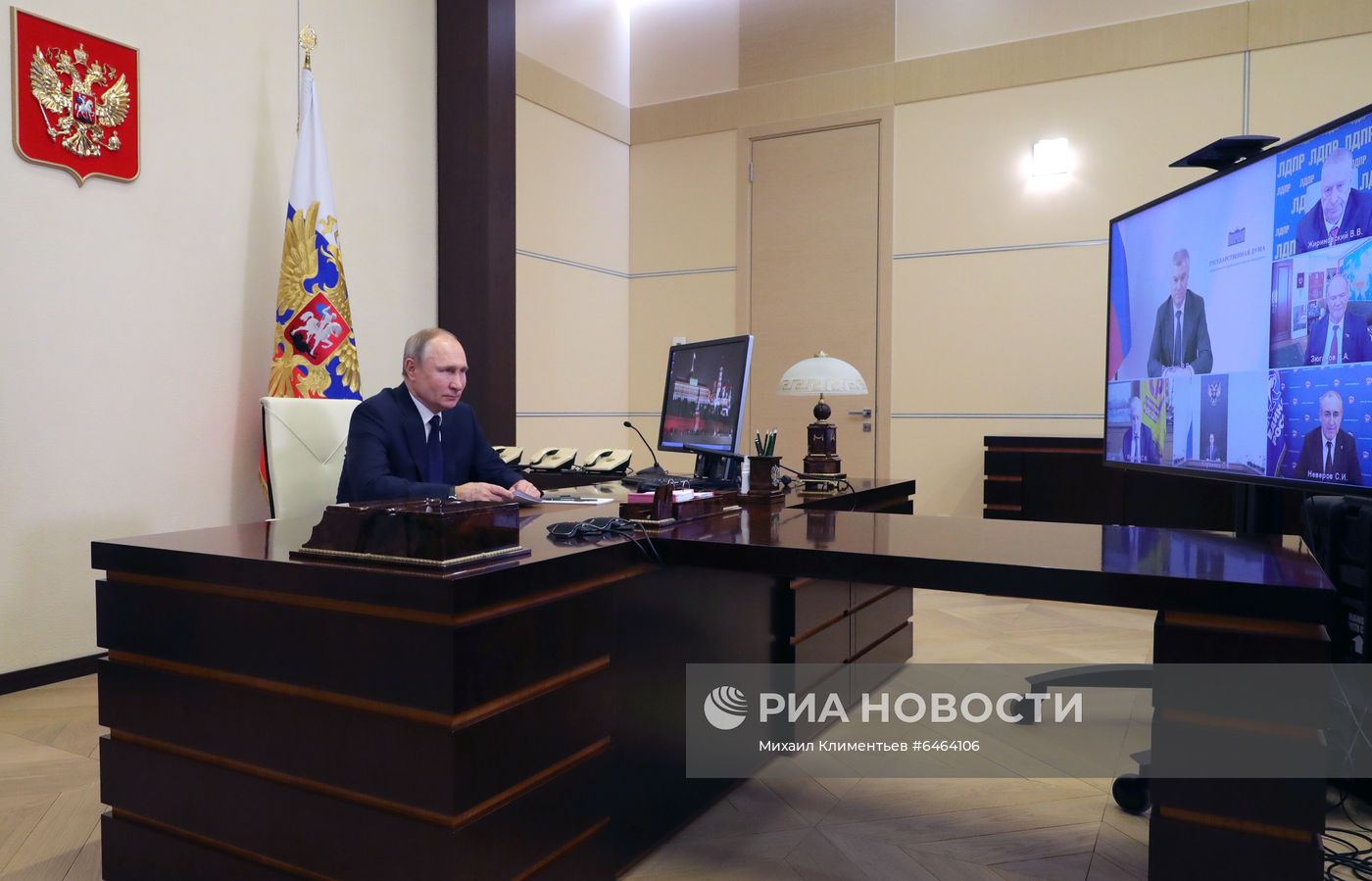 Президент РФ В. Путин провел встречу с руководителями фракций Госдумы РФ