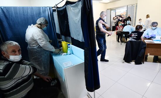 Открытие пунктов вакцинации в торговых центрах Екатеринбурга