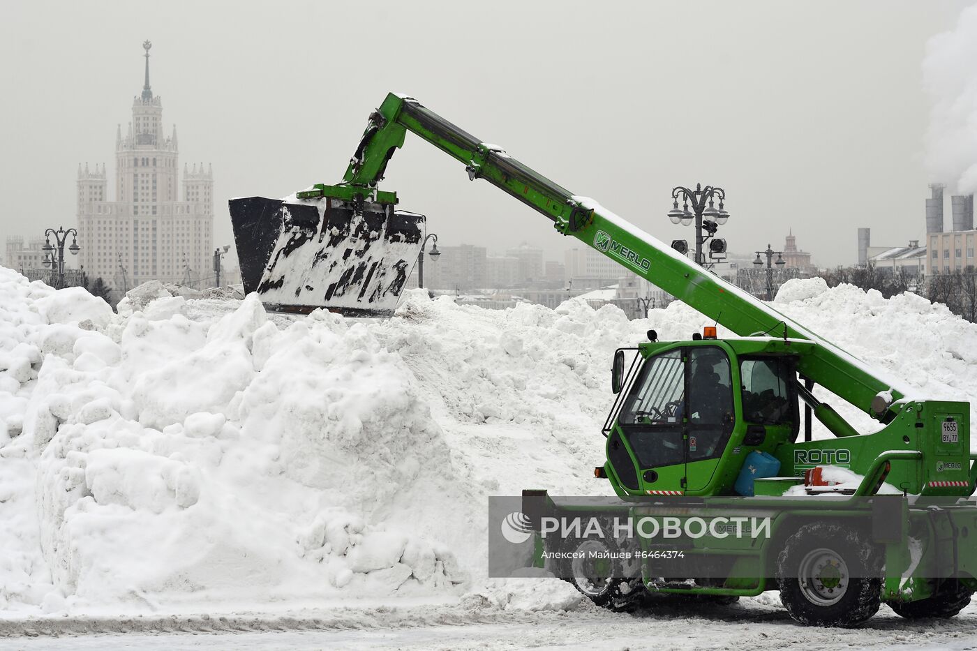 Последствия снегопада в Москве