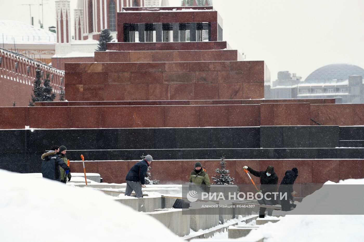 Последствия снегопада в Москве