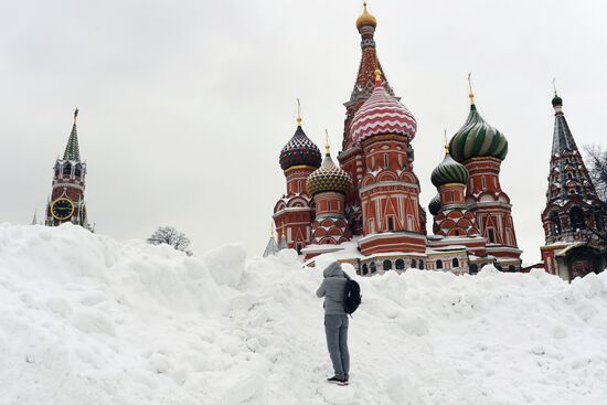 Последствия снегопада в Москве