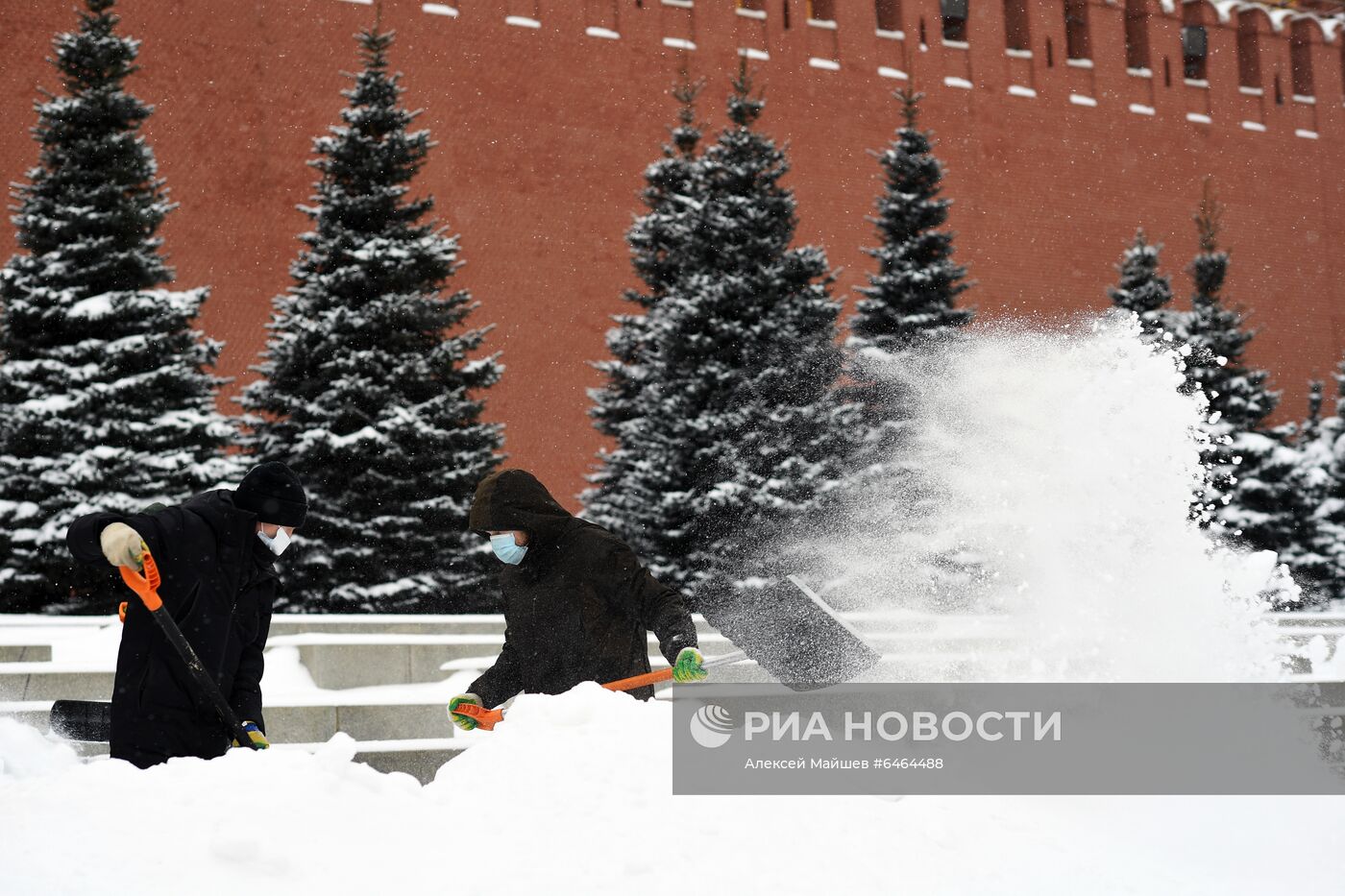 Последствия снегопада в Москве