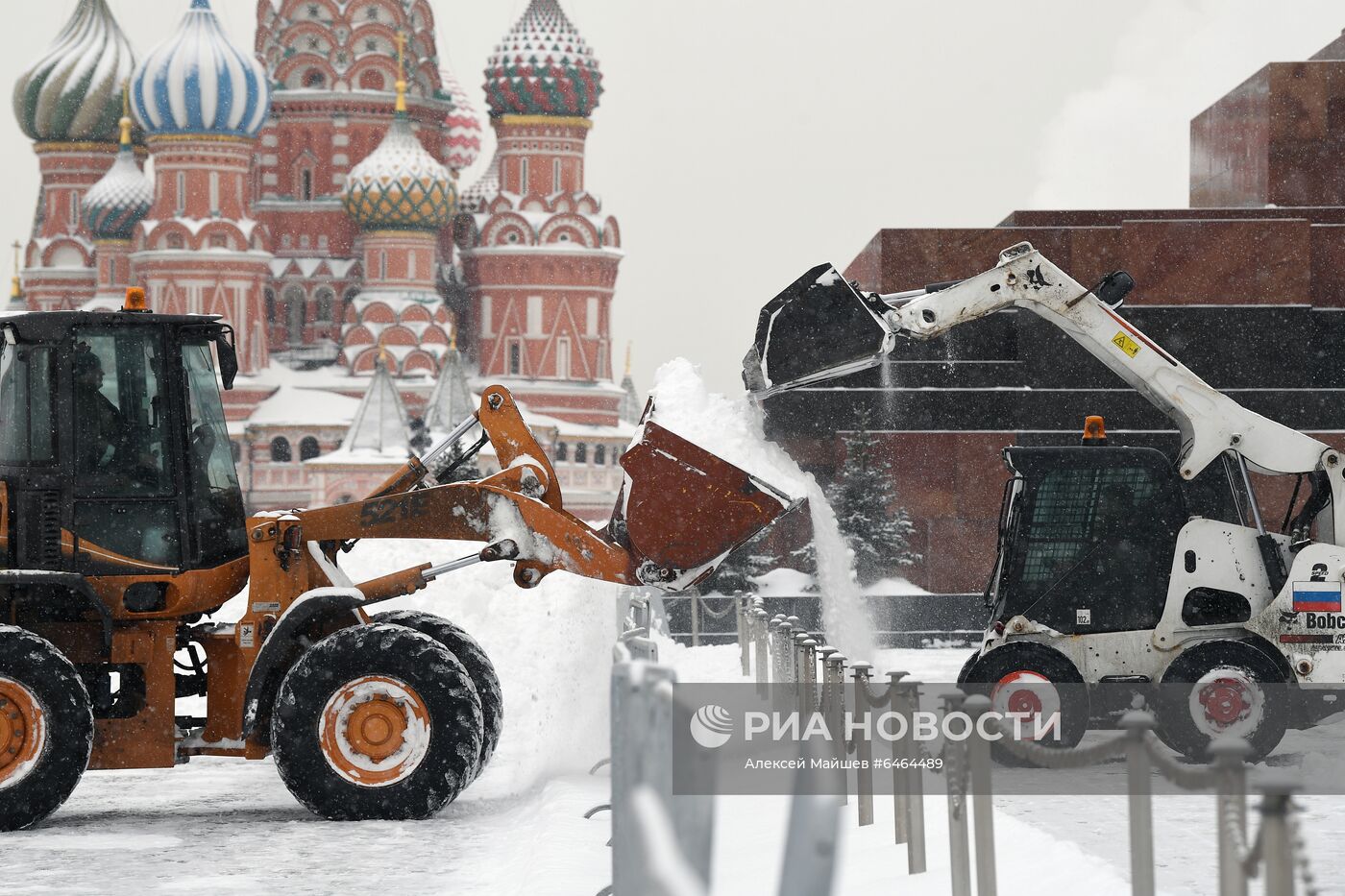 Последствия снегопада в Москве