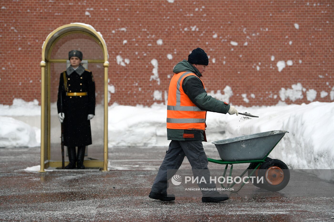 Последствия снегопада в Москве