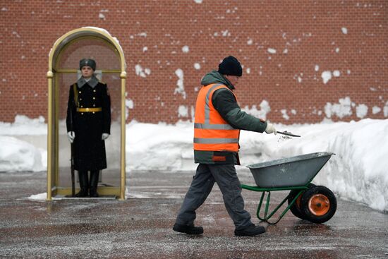 Последствия снегопада в Москве