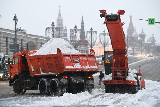 Последствия снегопада в Москве