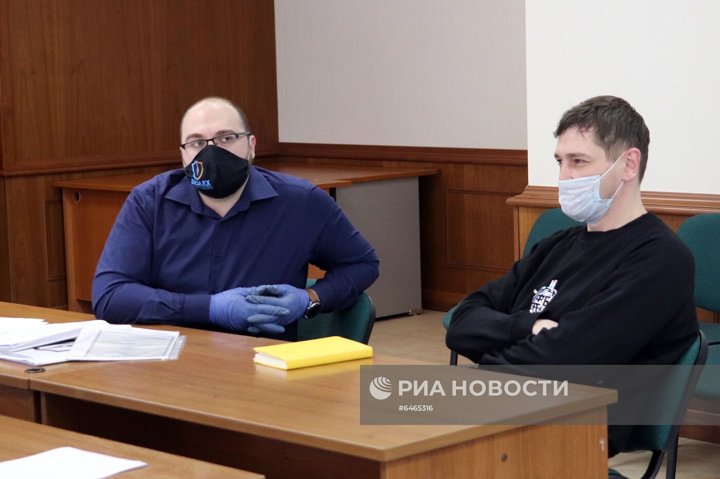 Заседание суда по делу О. Навального и М. Алехиной