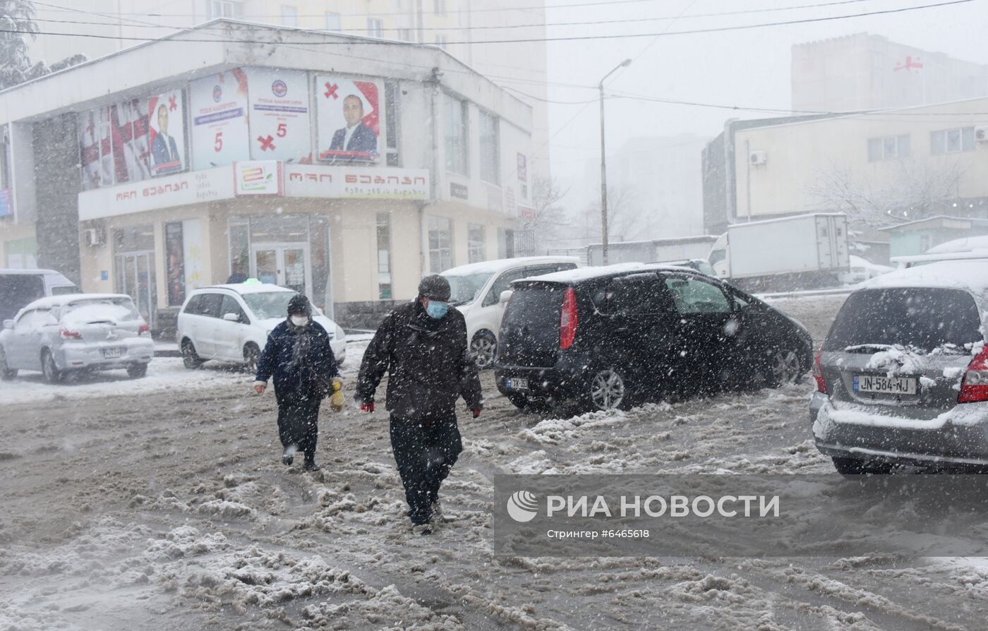 Последствия снегопада в Тбилиси