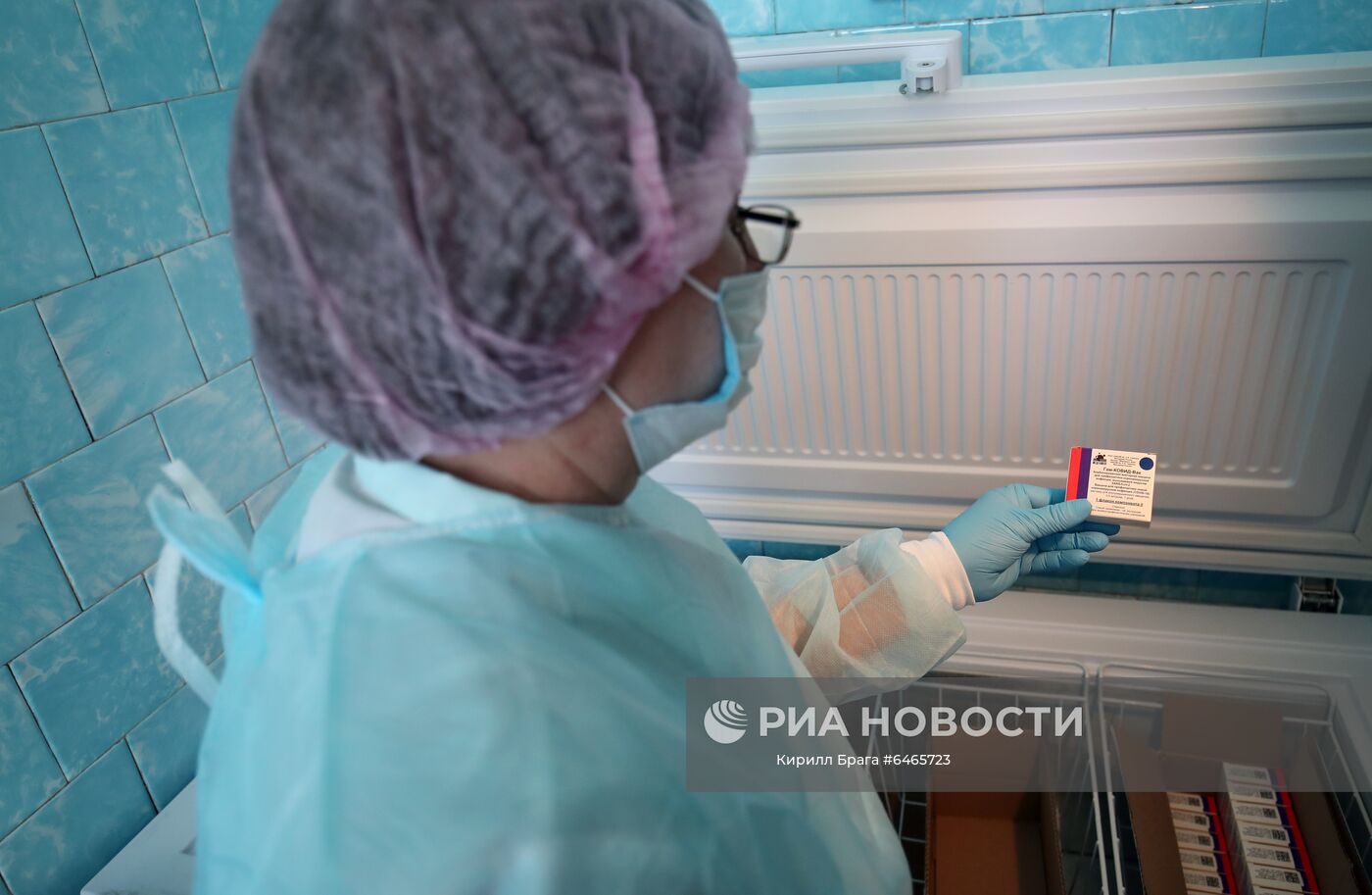 Пожилых жителей Волгограда бесплатно отвозят на вакцинацию от COVID-19