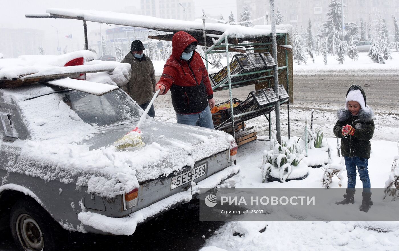 Последствия снегопада в Тбилиси