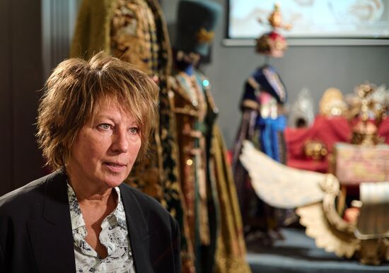 Выставка костюмов к фильму "Конёк-Горбунок"