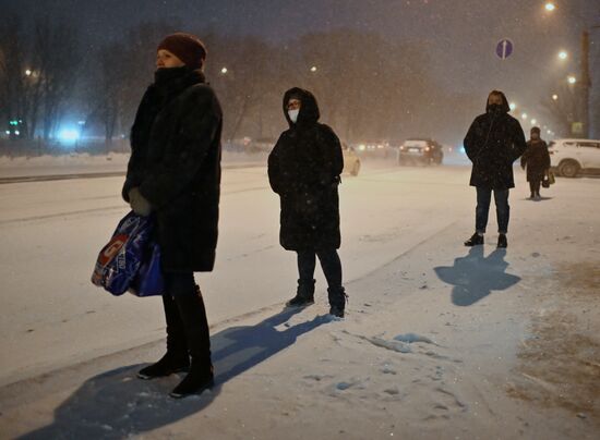 Последствия метели в Омске