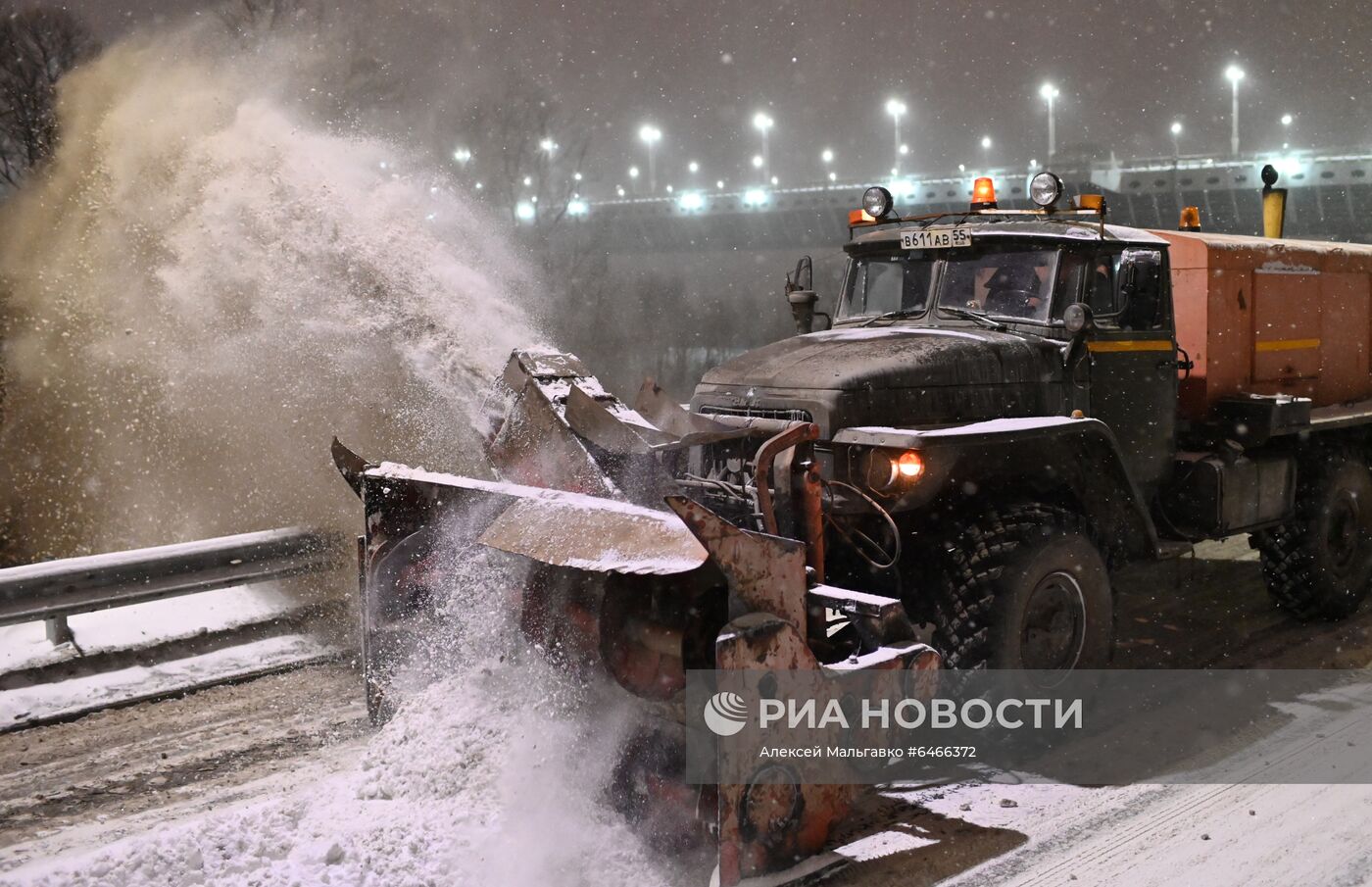 Последствия метели в Омске