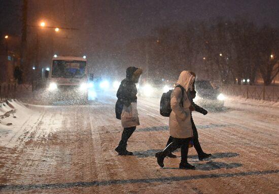 Последствия метели в Омске