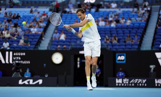 Теннис. Открытый чемпионат Австралии - 2021. Матч Д. Медведев - С. Циципас