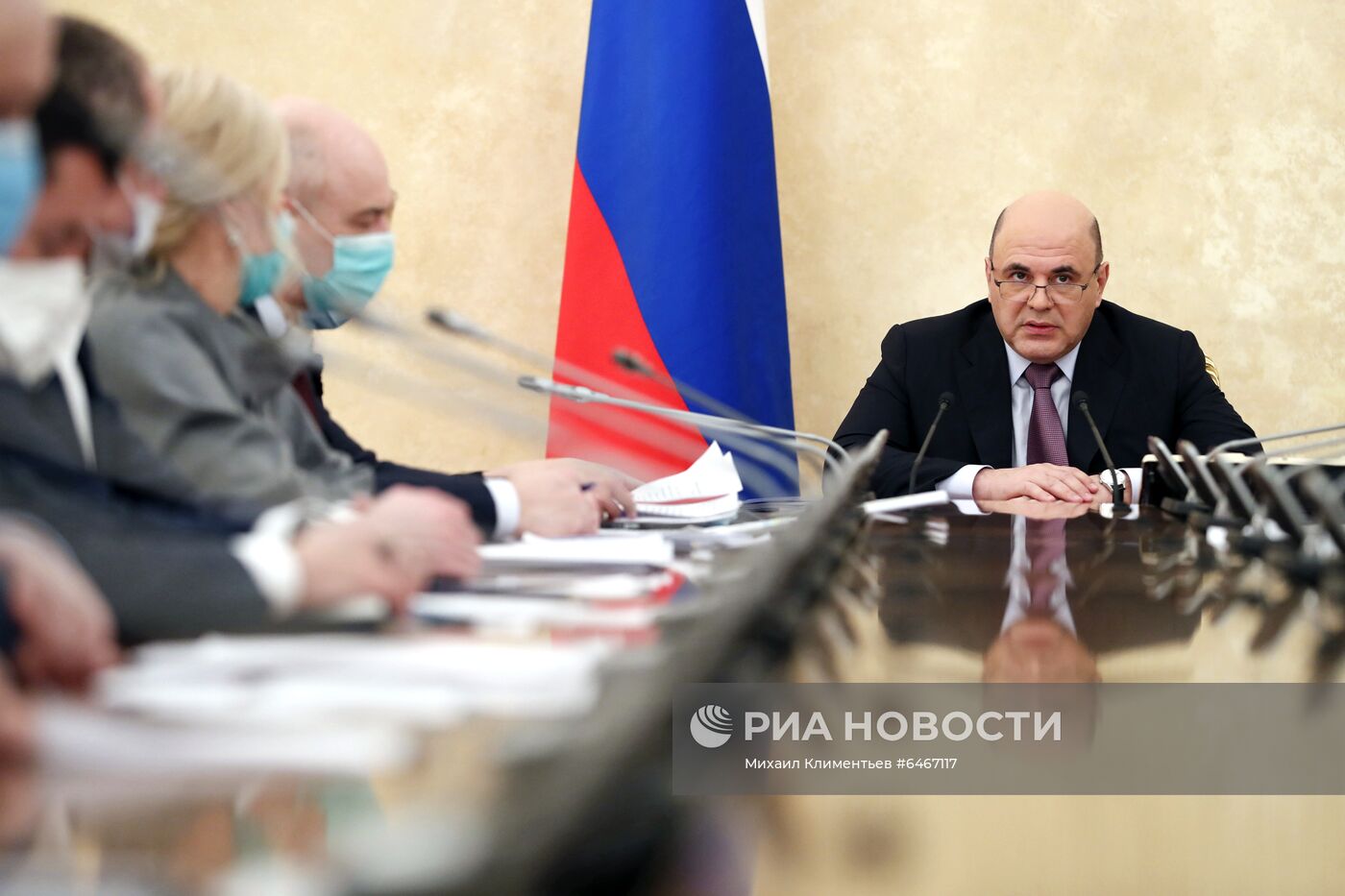 Премьер-министр РФ М. Мишустина провел совещание по вопросу вакцин для профилактики COVID-19 