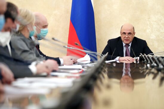 Премьер-министр РФ М. Мишустина провел совещание по вопросу вакцин для профилактики COVID-19 