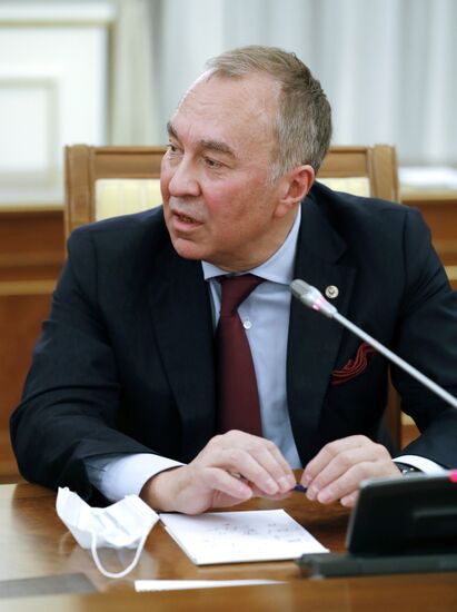 Премьер-министр РФ М. Мишустин провел совещание по вопросу вакцин для профилактики COVID-19 