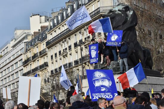 Акция протеста радикалов в Париже