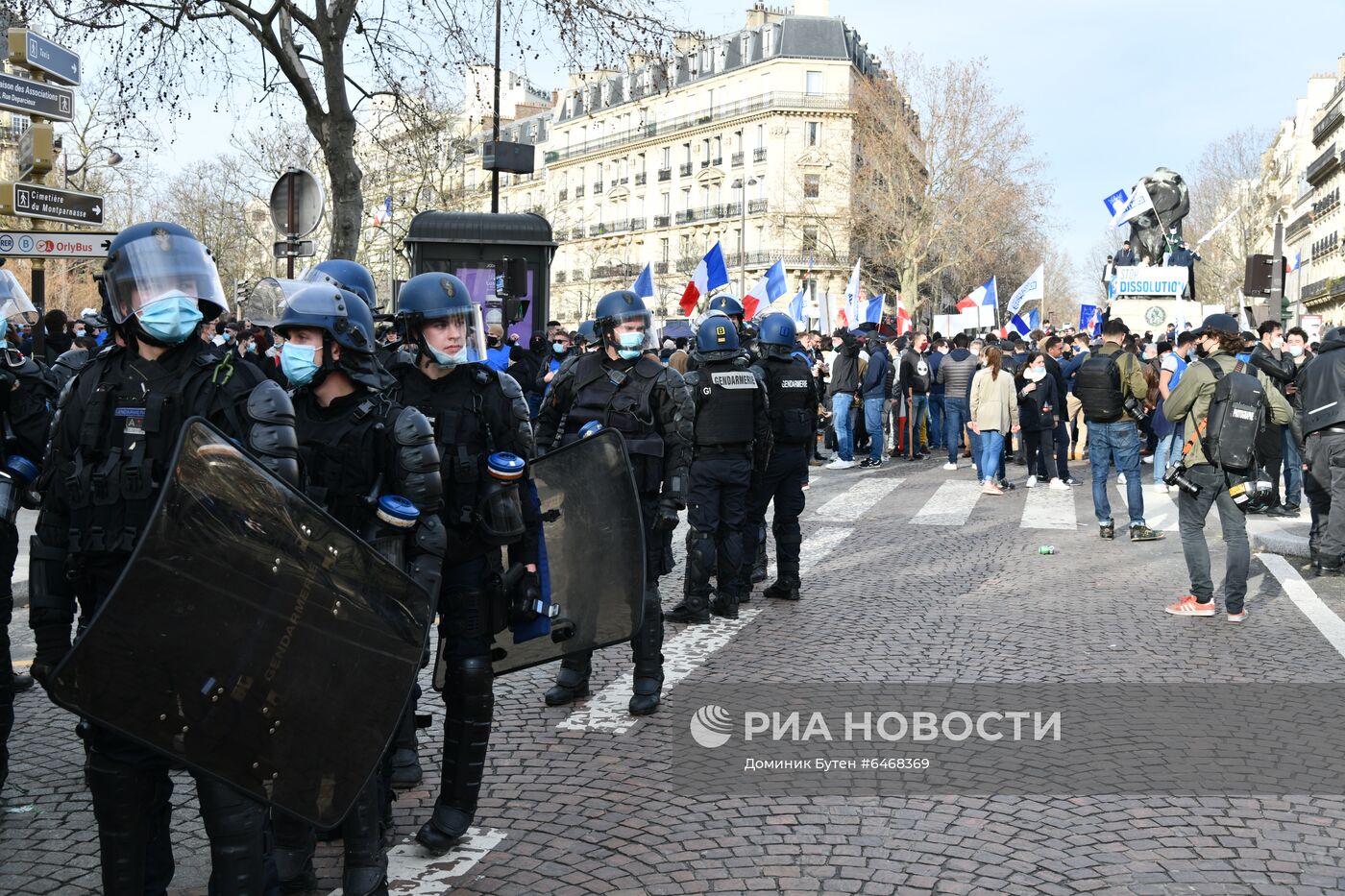 Акция протеста радикалов в Париже