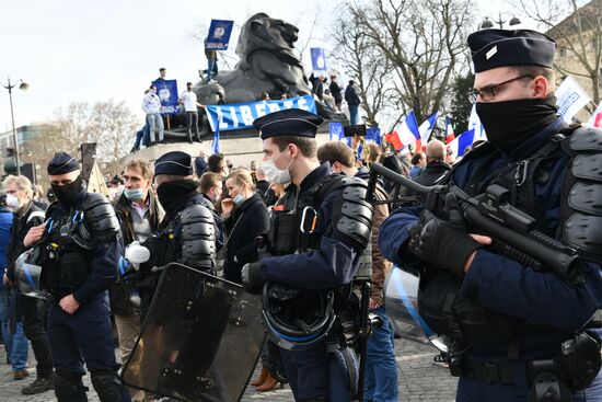 Акция протеста радикалов в Париже