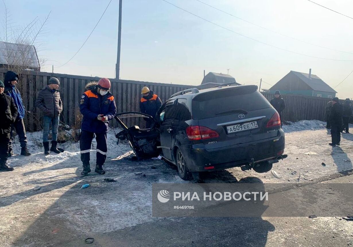 ДТП с участием микроавтобуса в Кызыле