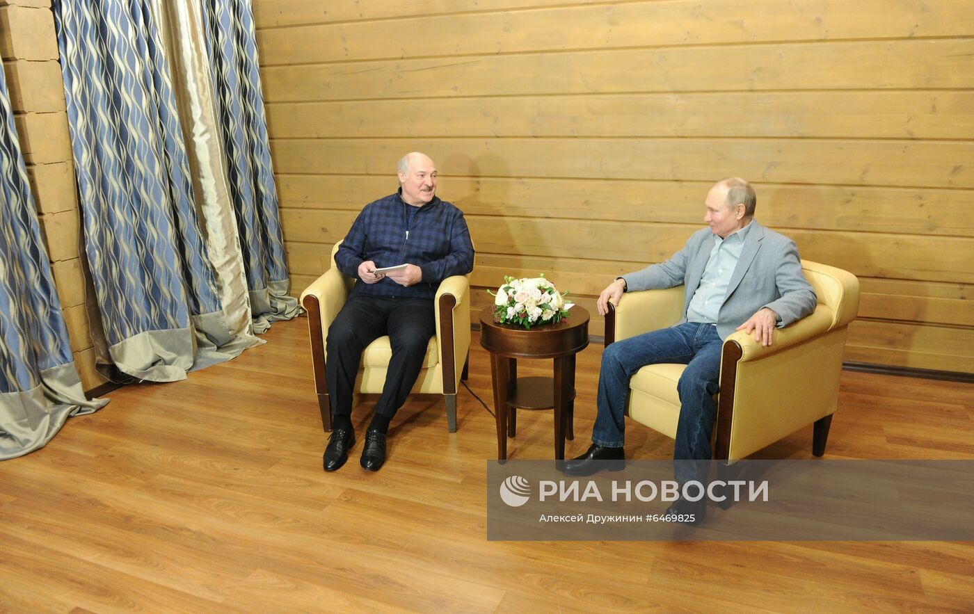 Президент РФ В. Путин встретился с президентом Белоруссии А. Лукашенко