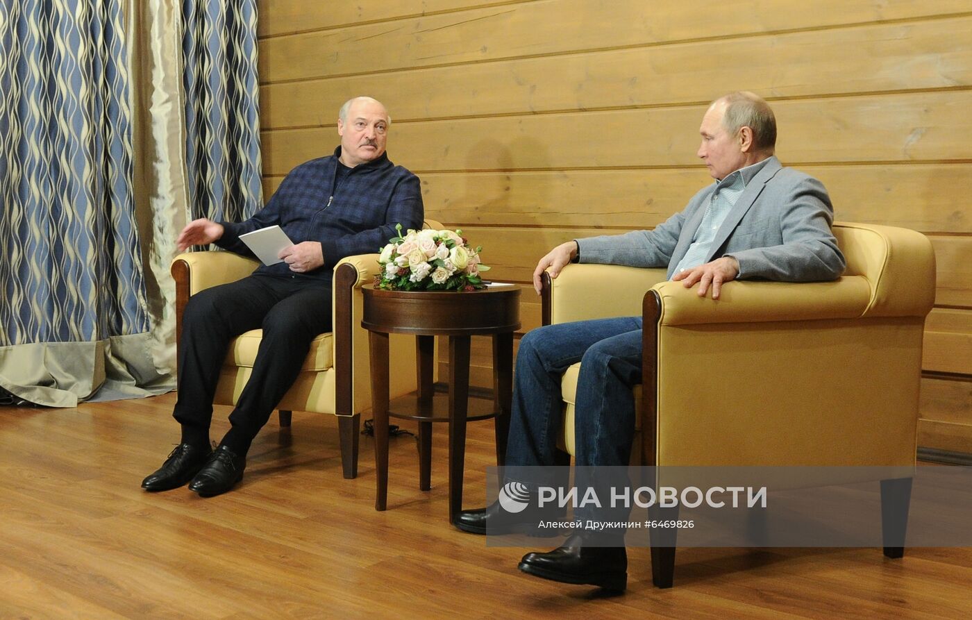 Президент РФ В. Путин встретился с президентом Белоруссии А. Лукашенко