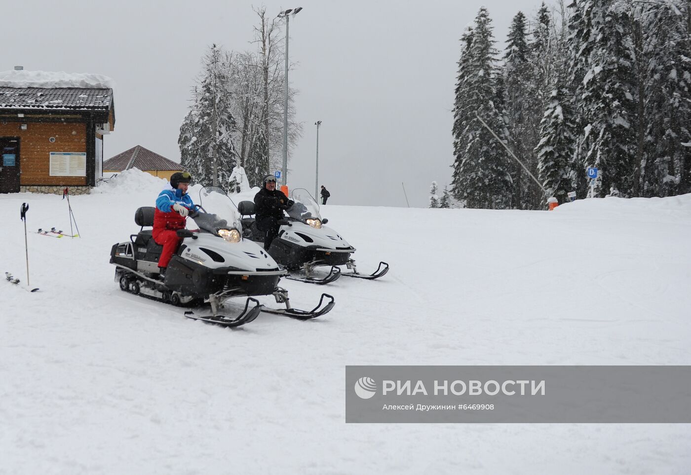 Президент РФ В. Путин встретился с президентом Белоруссии А. Лукашенко