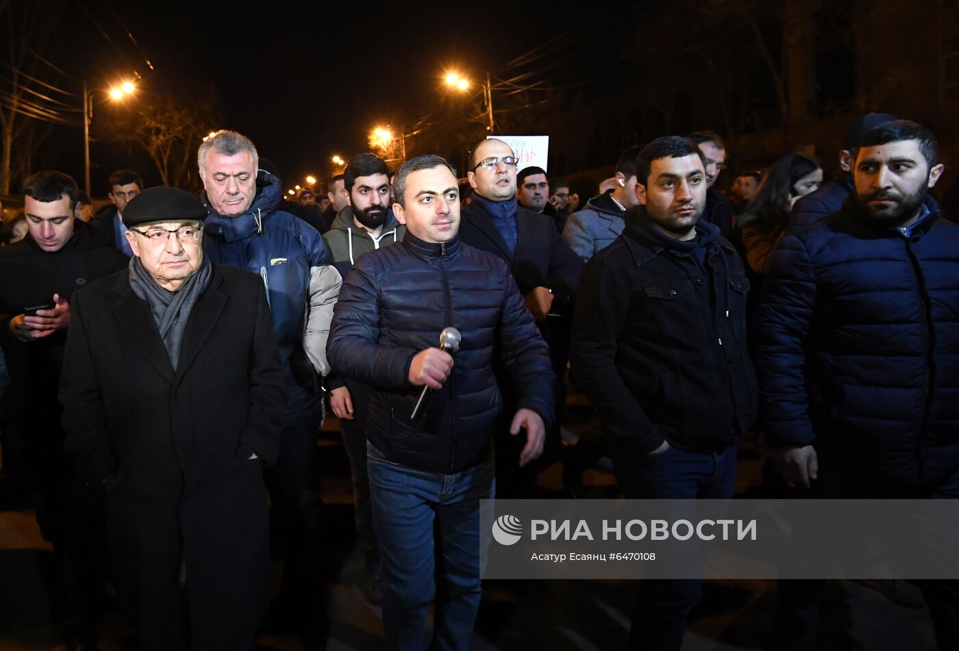 Акция протеста против премьера Армении Н. Пашиняна