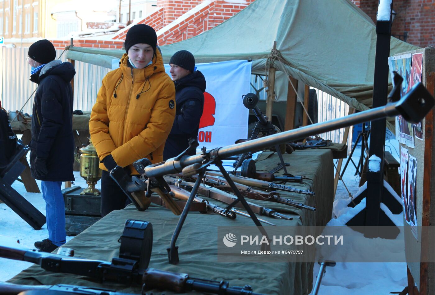 Празднование Дня защитника Отечества в Москве