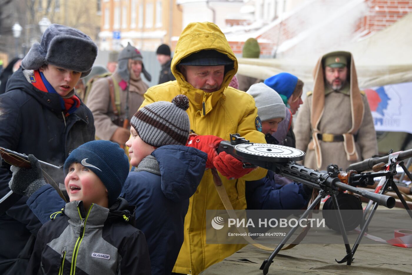 Празднование Дня защитника Отечества в Москве