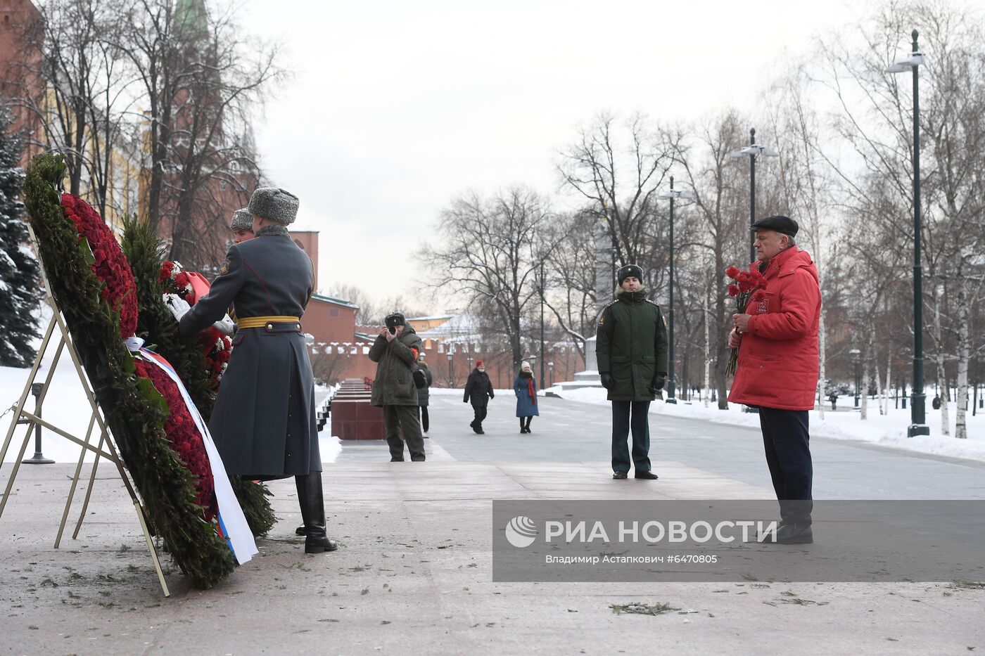 Возложение венков к Могиле Неизвестного Солдата в честь Дня защитника Отечества 