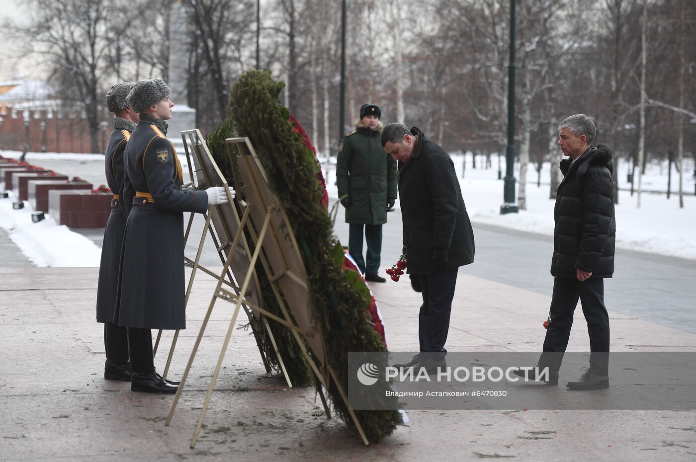 Возложение венков к Могиле Неизвестного Солдата в честь Дня защитника Отечества 