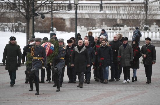 Возложение венков к Могиле Неизвестного Солдата в честь Дня защитника Отечества 