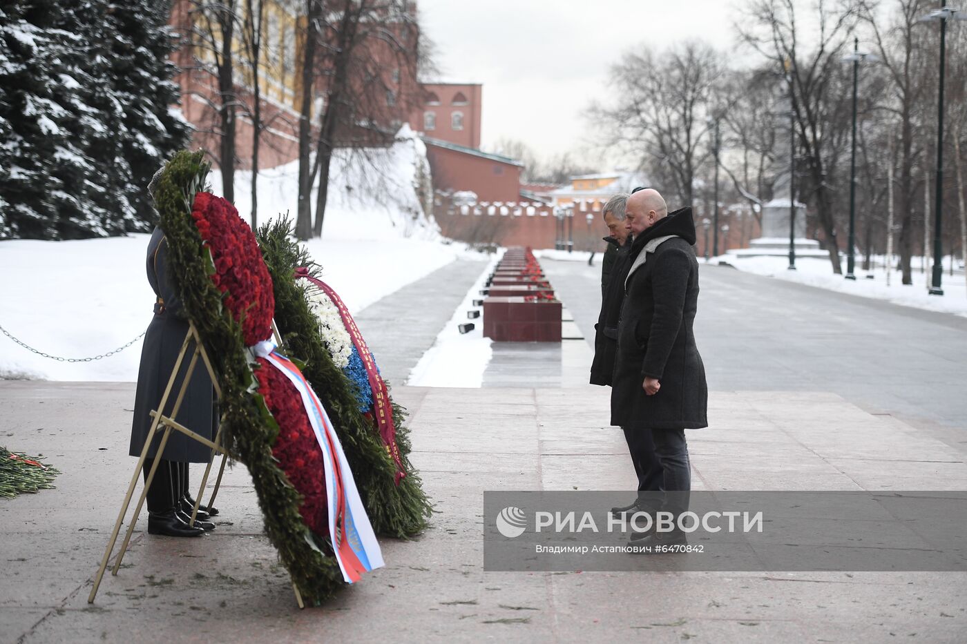 Возложение венков к Могиле Неизвестного Солдата в честь Дня защитника Отечества 