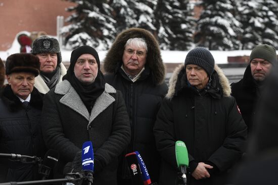 Возложение венков к Могиле Неизвестного Солдата в честь Дня защитника Отечества 