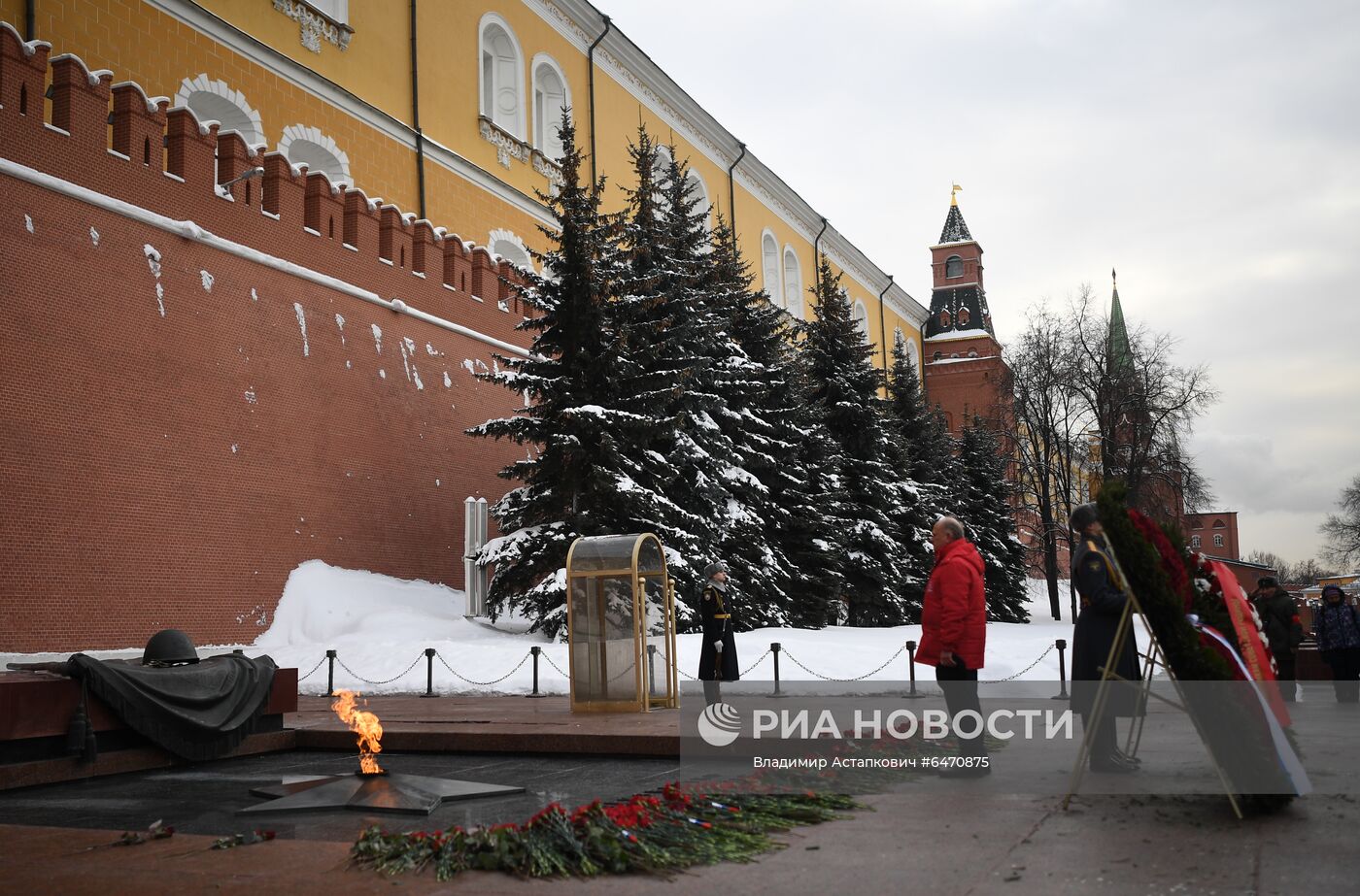 Возложение венков к Могиле Неизвестного Солдата в честь Дня защитника Отечества 