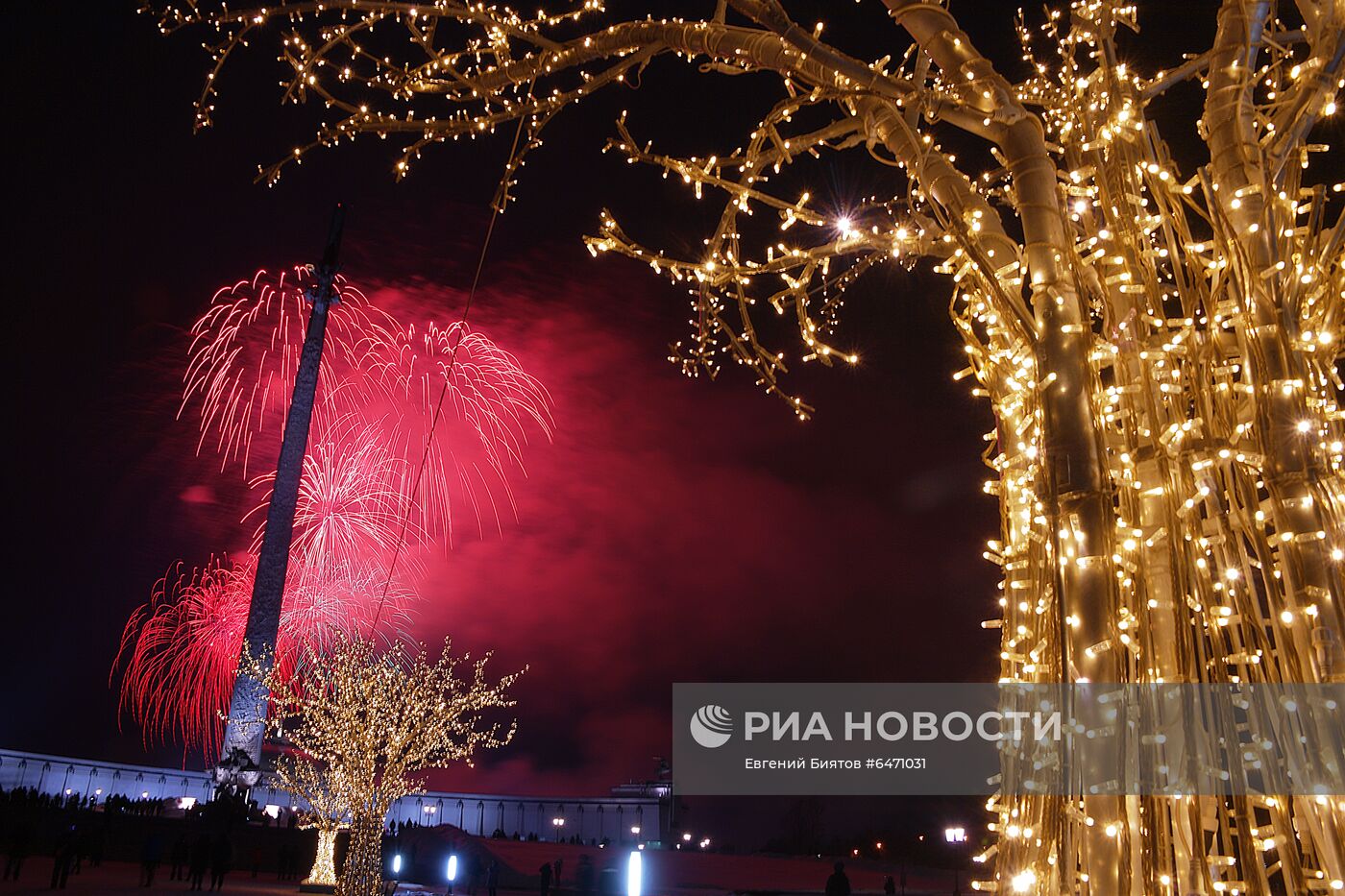 Салют в честь Дня защитника Отечества