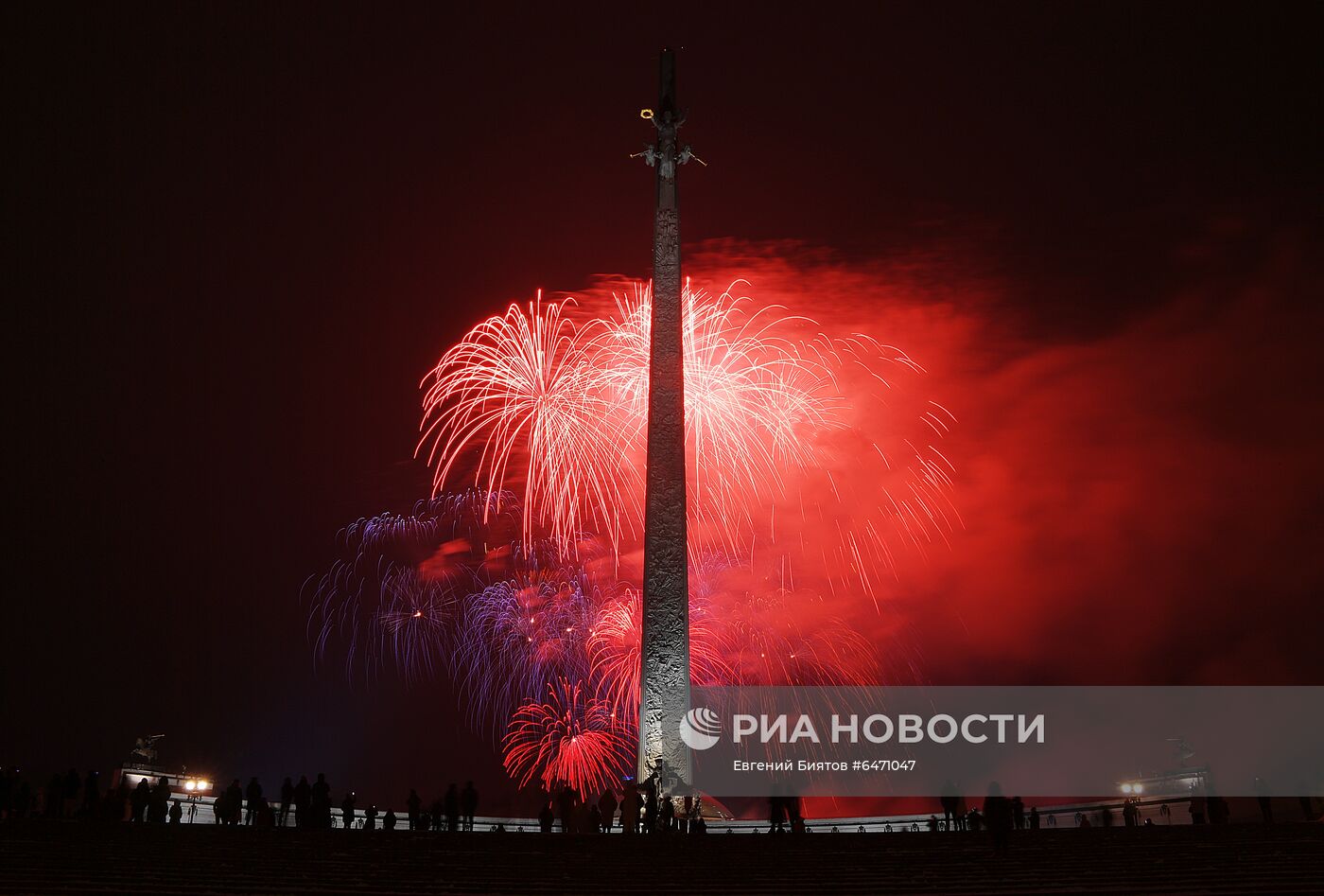 Салют в честь Дня защитника Отечества