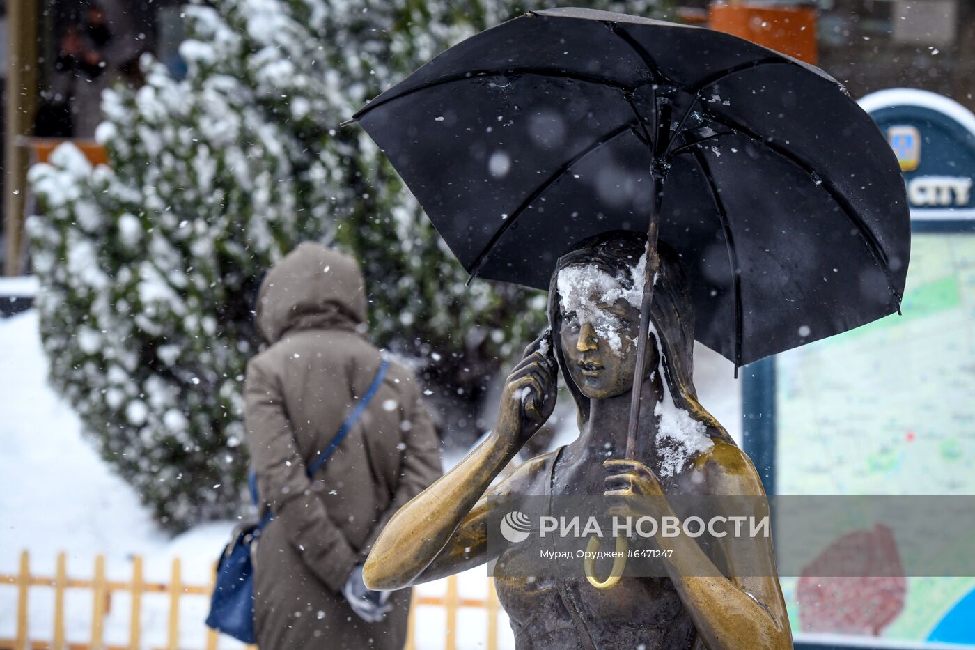 Снегопад в Баку