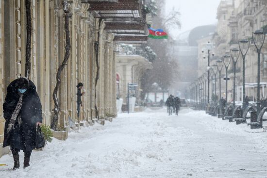 Снегопад в Баку