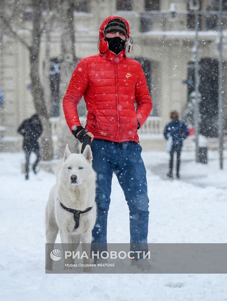 Снегопад в Баку