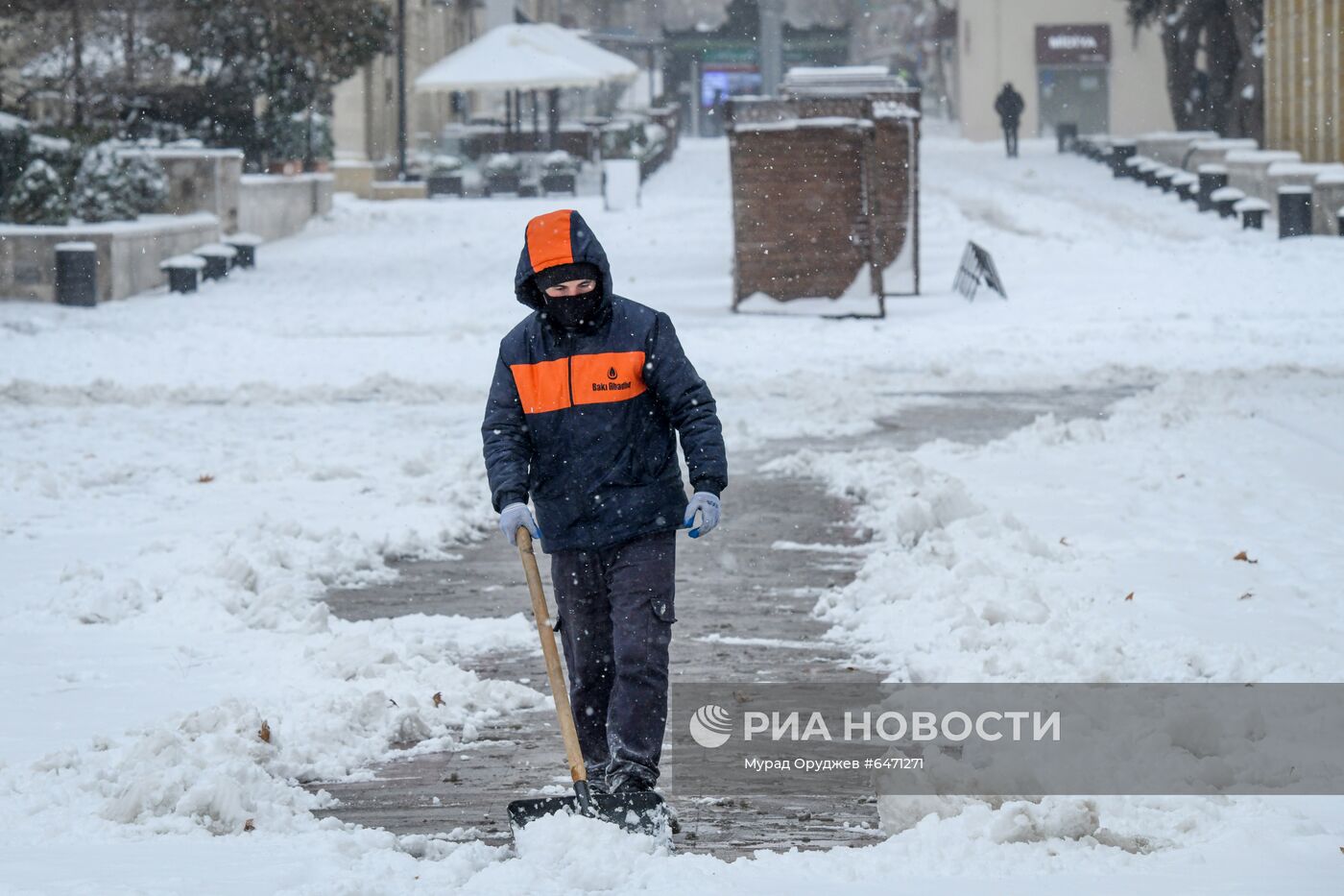 Снегопад в Баку