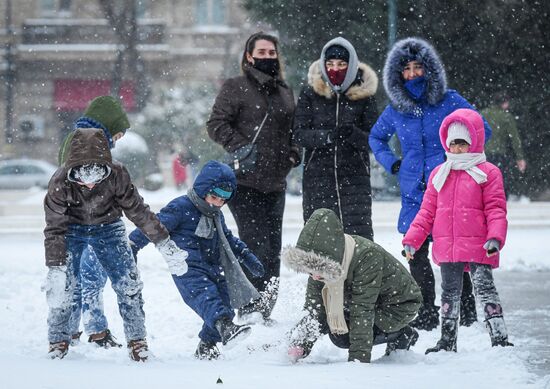 Снегопад в Баку