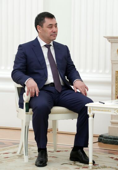 Президент РФ В. Путин провел переговоры с президентом Киргизии С. Жапаровым