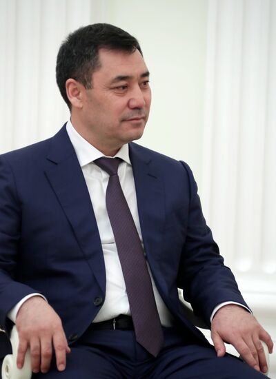 Президент РФ В. Путин провел переговоры с президентом Киргизии С. Жапаровым