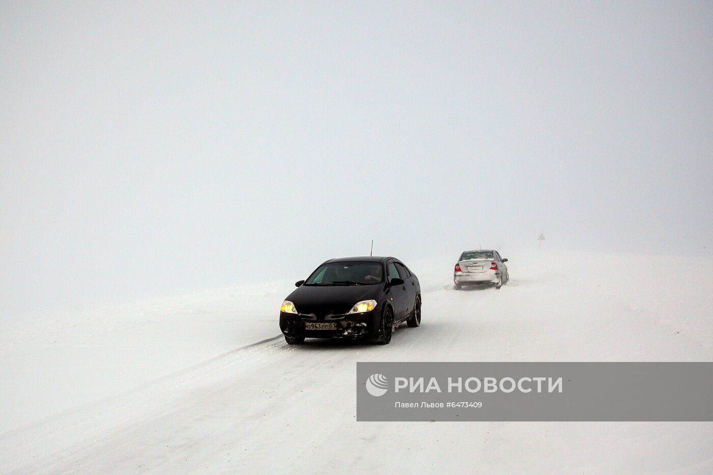 Снеговой затор у села Териберка