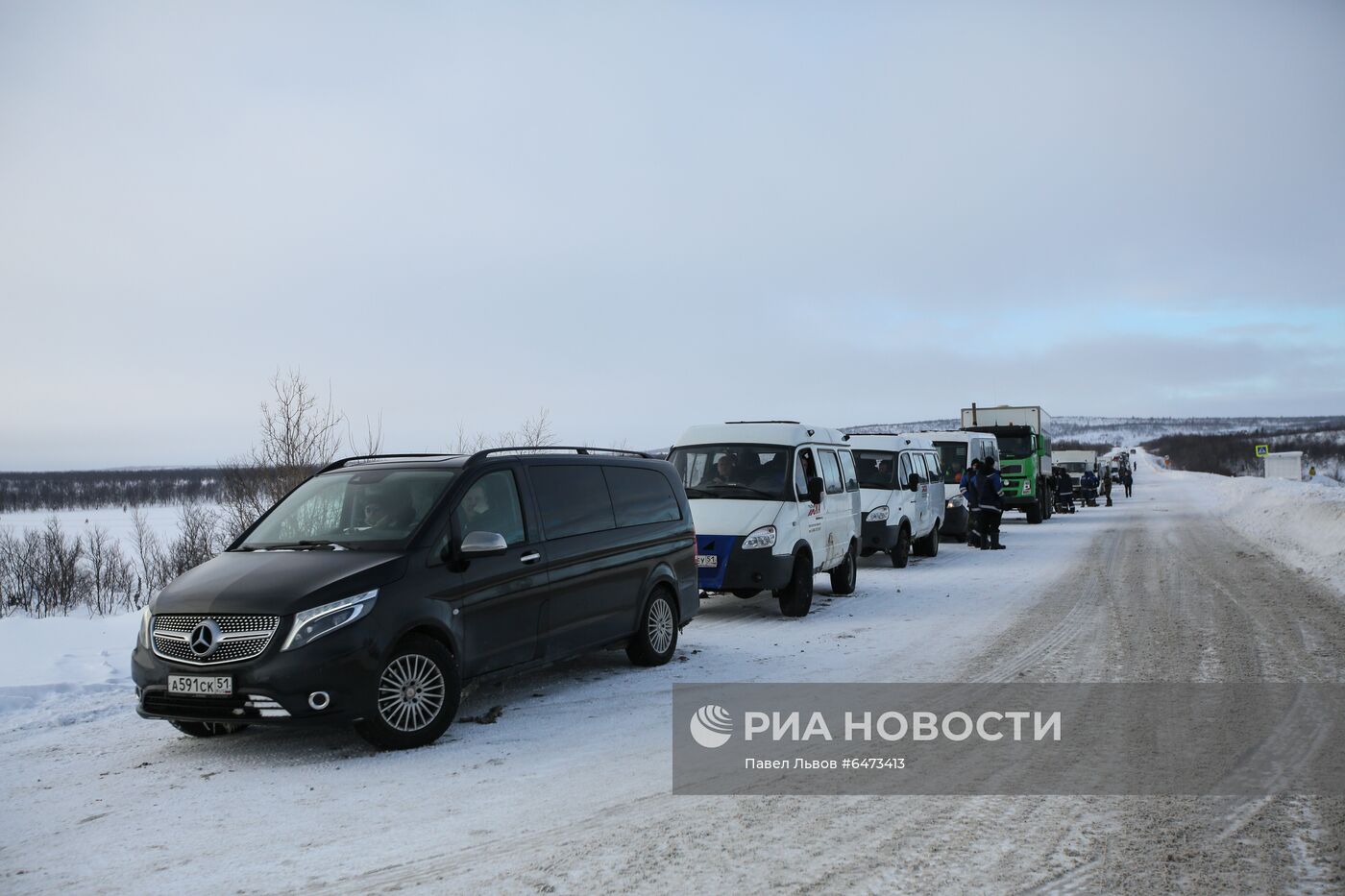 Снеговой затор у села Териберка